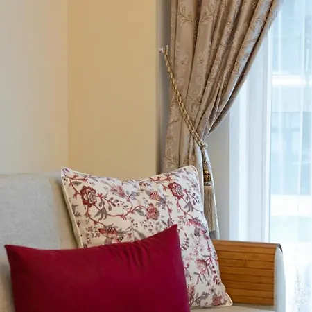 Happy Classical Style, Self Check-in, Parking In The Underground Garage Lägenhet Vilnius